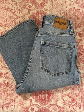 Hollister Ultra High-Rise Dad Jeans in Light Blue Wash